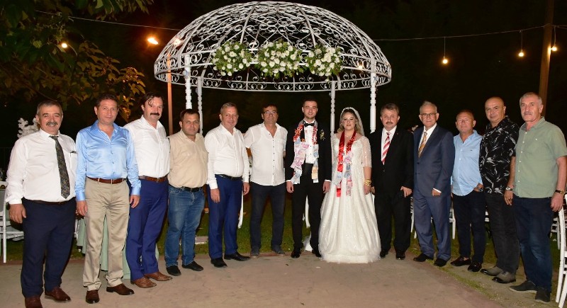 Öznur Arsal ile Oğuzhan Baykara evlendi